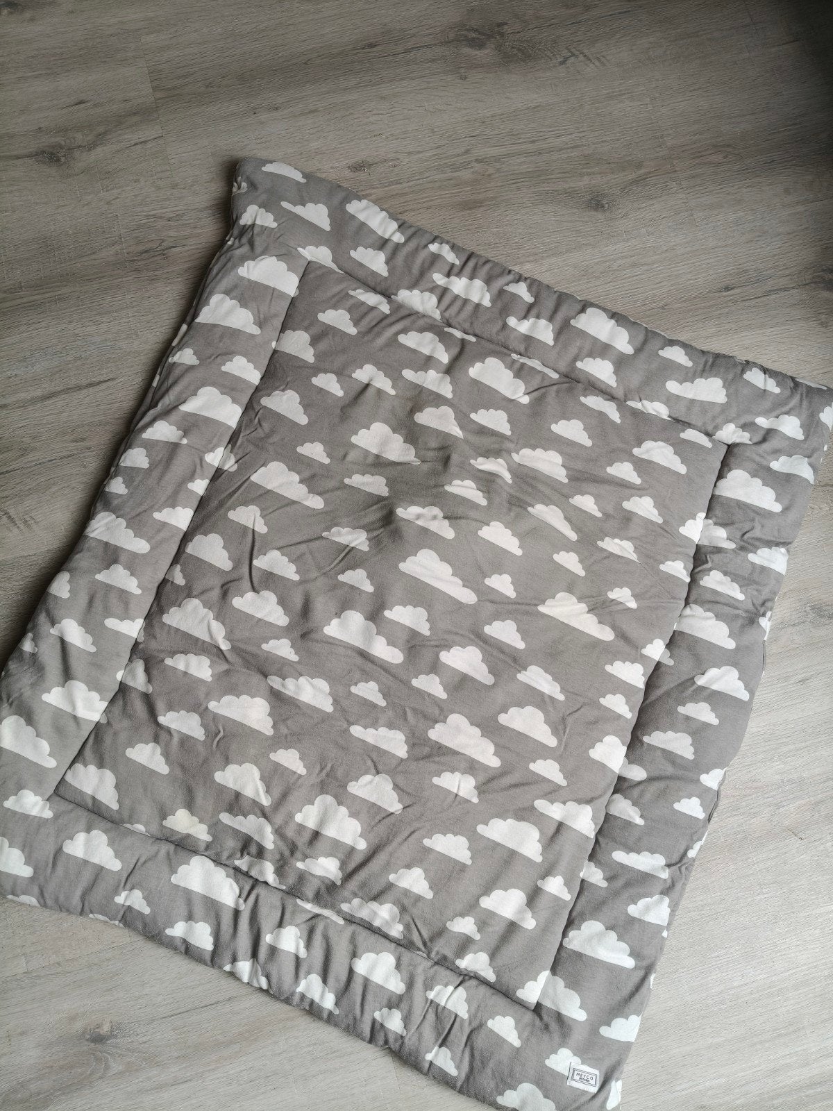 Meyco boxkleed wolken grijs wit, Kinderen en Baby's, Boxen, Ophalen of Verzenden, Gebruikt, Rechthoekig, Boxkleed