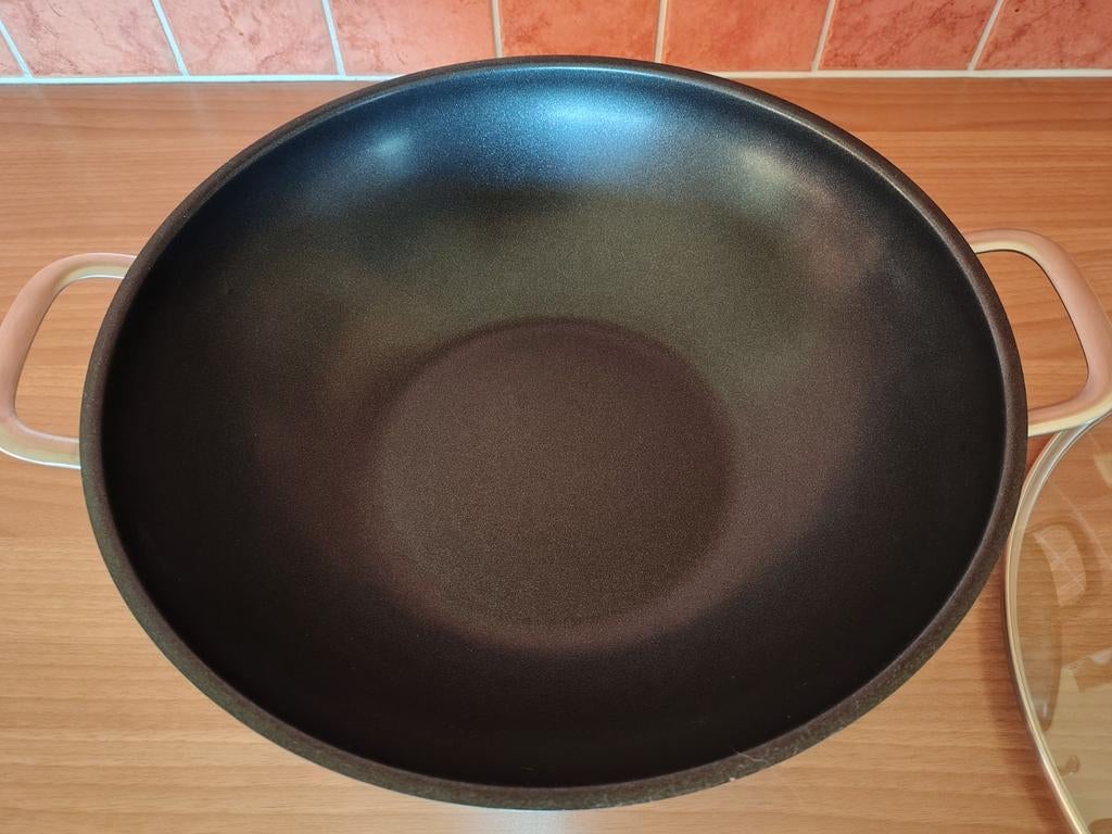 Wok met glazen deksel, merk Fontignac., Huis en Inrichting, Keuken | Potten en Pannen, Ophalen, Nieuw, Rvs, Keramische plaat