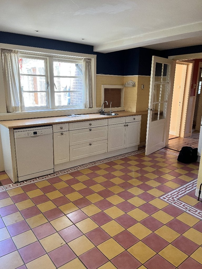 Keukenblok met vaatwasser, Bussum — koopje voor de klusser, Ophalen, Gebruikt, Wit, Enkelwandige keuken