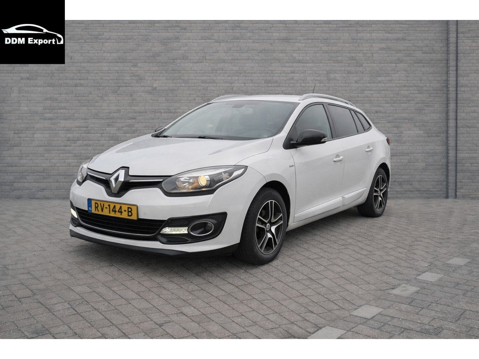 Renault Mégane Estate 1.5 dCi Bose | Automaat | Navi | Clim, Auto's, Euro 5, Gebruikt, 680 kg, 4 cilinders