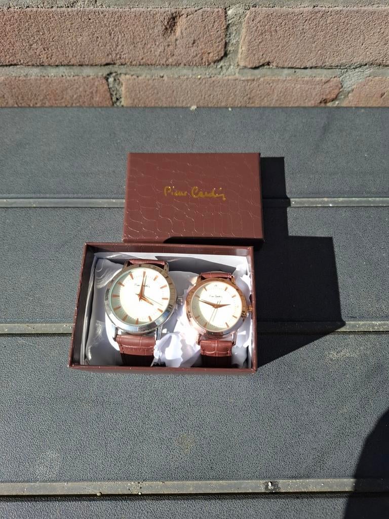 Pierre Cardin“Polshorloges set dames en heren, Sieraden, Tassen en Uiterlijk, Horloges | Heren, Nieuw, Overige merken, Leer, Ophalen of Verzenden