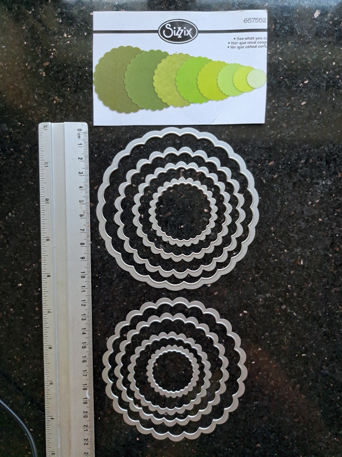 SIZZIX CIRCLES SCALLOP DIES CIRKELS SNIJMAL framelits kaart, Hobby en Vrije tijd, Kaarten | Zelf maken, Ophalen of Verzenden, Zo goed als nieuw