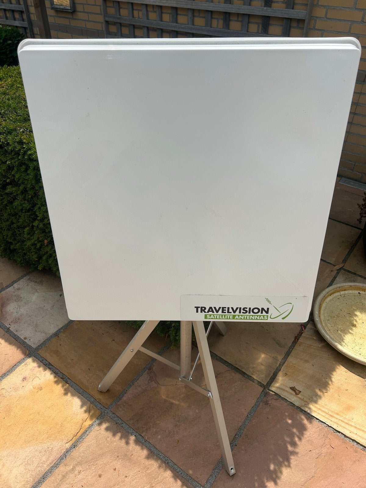 Travel Vision R6 Flat schotelantenne met ontvanger, Audio, Tv en Foto, Schotelantennes, Ophalen, Gebruikt, (Schotel)antenne, Overige merken