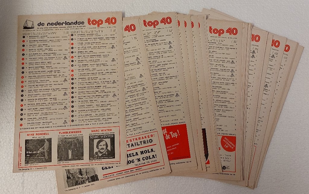 Top 40 velletjes Radio Veronica 1975 - 49 stuks, Verzamelen, Muziek, Artiesten en Beroemdheden, Gebruikt, Top 40, Ophalen of Verzenden