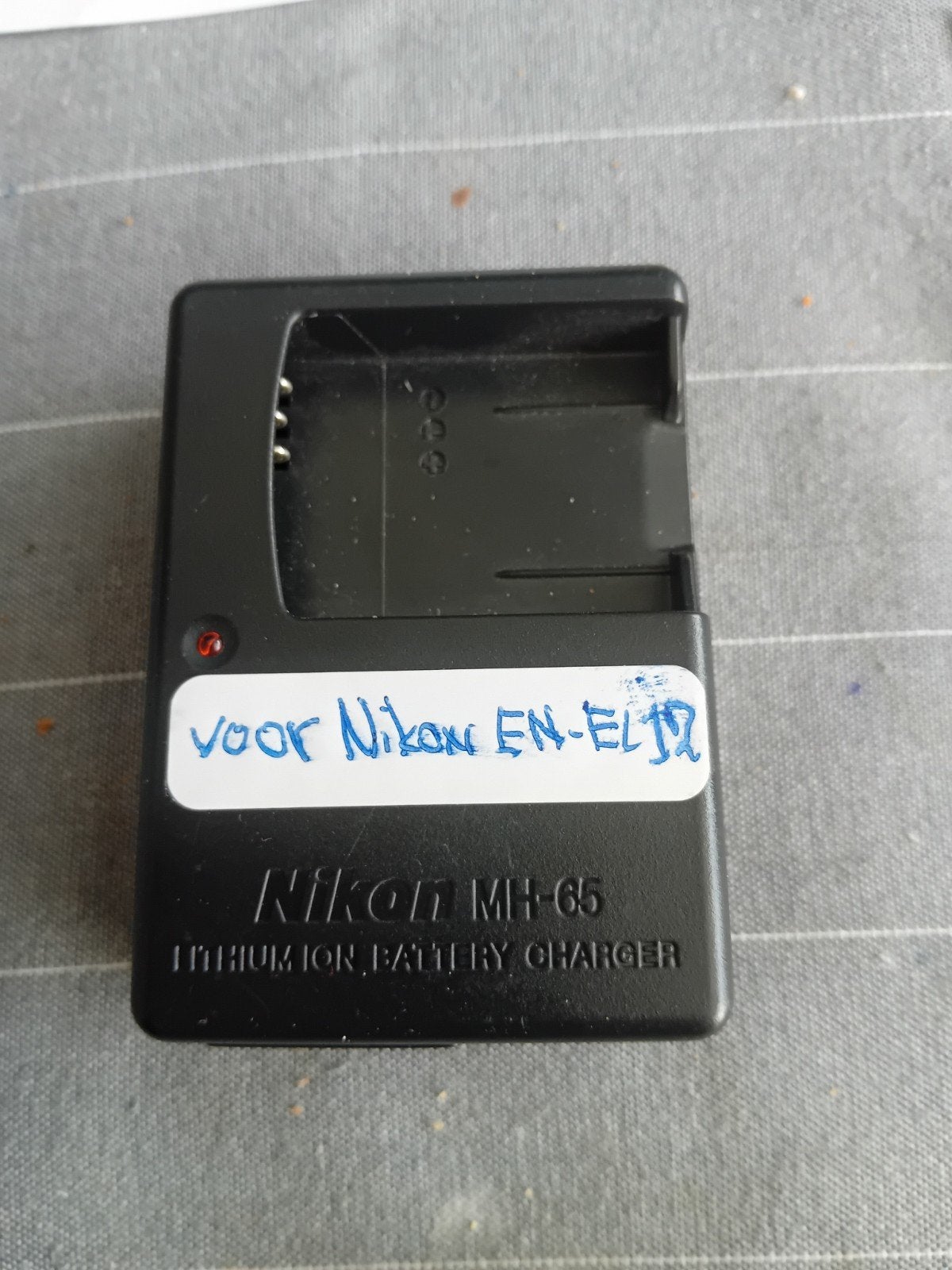 Nikon MC-65 acculader. Nikon orgineel. 100% oke., Zo goed als nieuw, Nikon, Acculader, Inclusief stroomkabel
