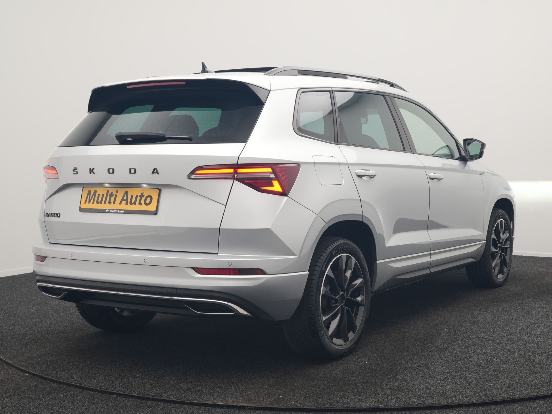 Skoda Karoq 1.5 TSI ACT Sportline Facelift Model 150pk DSG D, Zwart, 4 cilinders, 1317 kg, Bedrijf