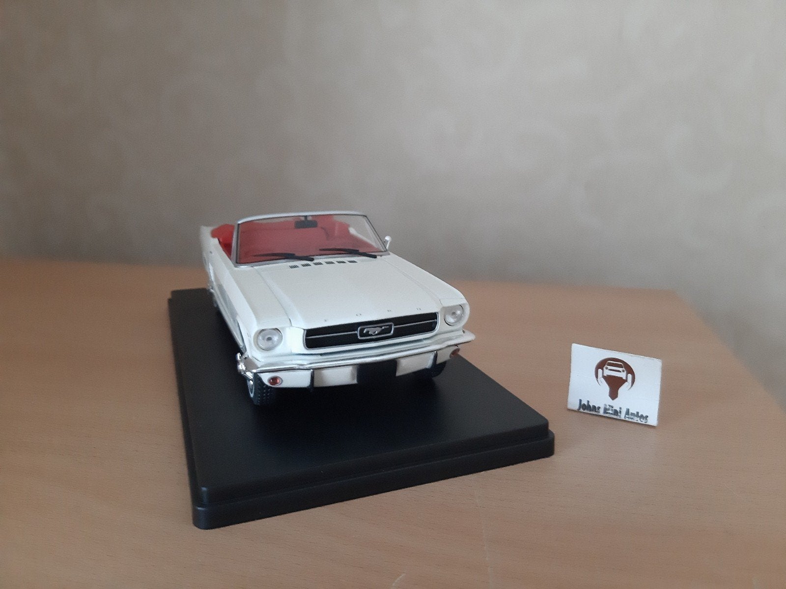 Ford Mustang Convertible in wit 1:24, Overige merken, Auto, Nieuw, Ophalen of Verzenden