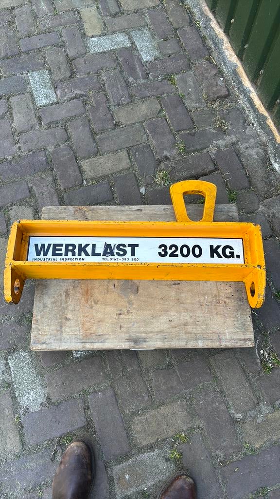 Mennes Hijsjuk, Ophalen, Zo goed als nieuw