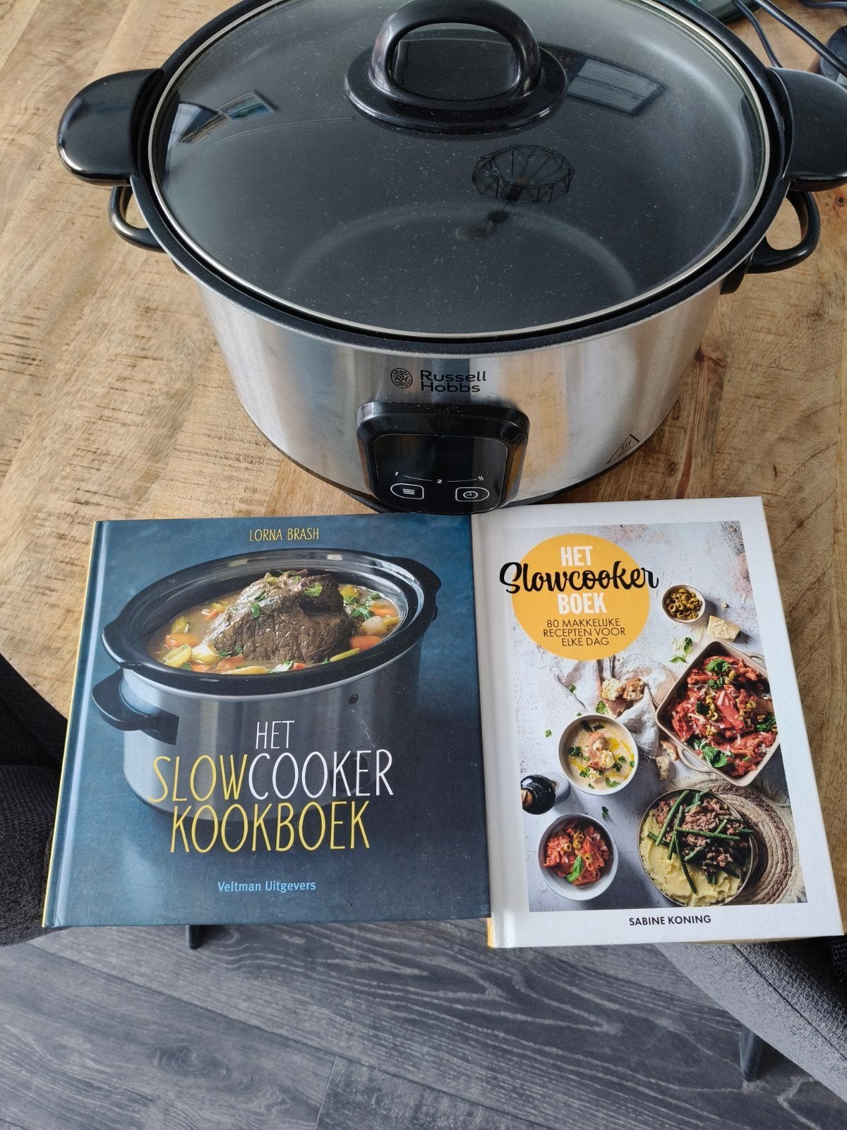 Russell Hobbs Slowcooker 22750-56 met timer + 2 boeken, Ophalen of Verzenden, Timer, Zo goed als nieuw