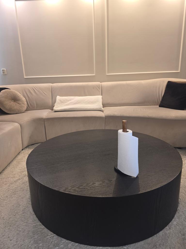 Moderne ronde salontafel, donker hout, Huis en Inrichting, Tafels | Salontafels, 50 tot 75 cm, Rond, Ophalen of Verzenden, Zo goed als nieuw