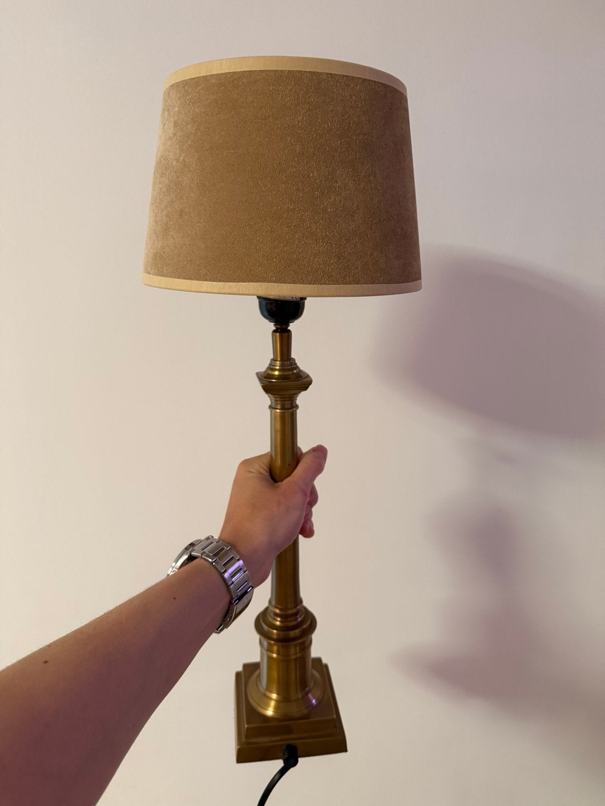 Eichholtz Cologne S tafellamp messing 53 cm, Beige, Zo goed als nieuw, 53 cm, E27 (groot)