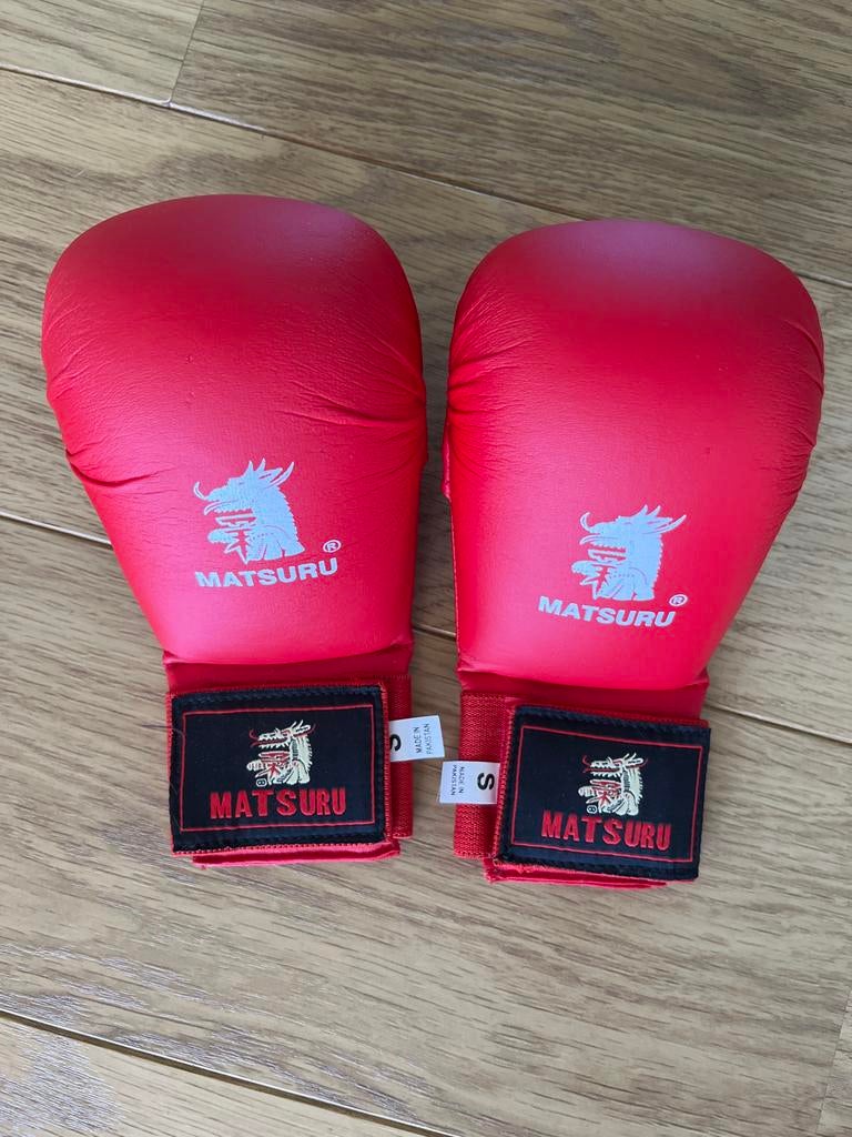 Matsuru Tangsoodo training handschoenen S - Rood, Sport en Fitness, Overige, Vechtsportmateriaal, Ophalen of Verzenden, Zo goed als nieuw