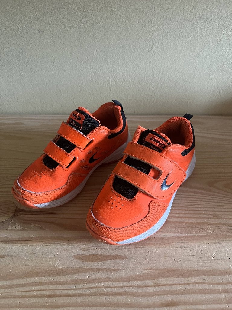 Hockeyschoenen maat 30 oranje met klittenband, Sport en Fitness, Hockey, Ophalen of Verzenden, Gebruikt, Schoenen