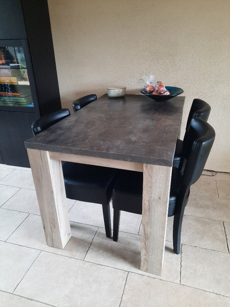 Eettafel en 4 stoelen, Ophalen, Gebruikt, 100 tot 150 cm, 50 tot 100 cm