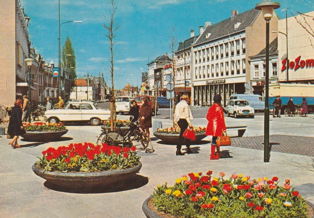 HELMOND Markt met VW Bussen Opel Kadett en Renault 4, Verzenden, 1960 tot 1980, Ongelopen, Noord-Brabant