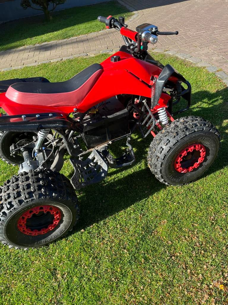 Elektrische Quad - Zo goed als nieuw, met nieuwe accu