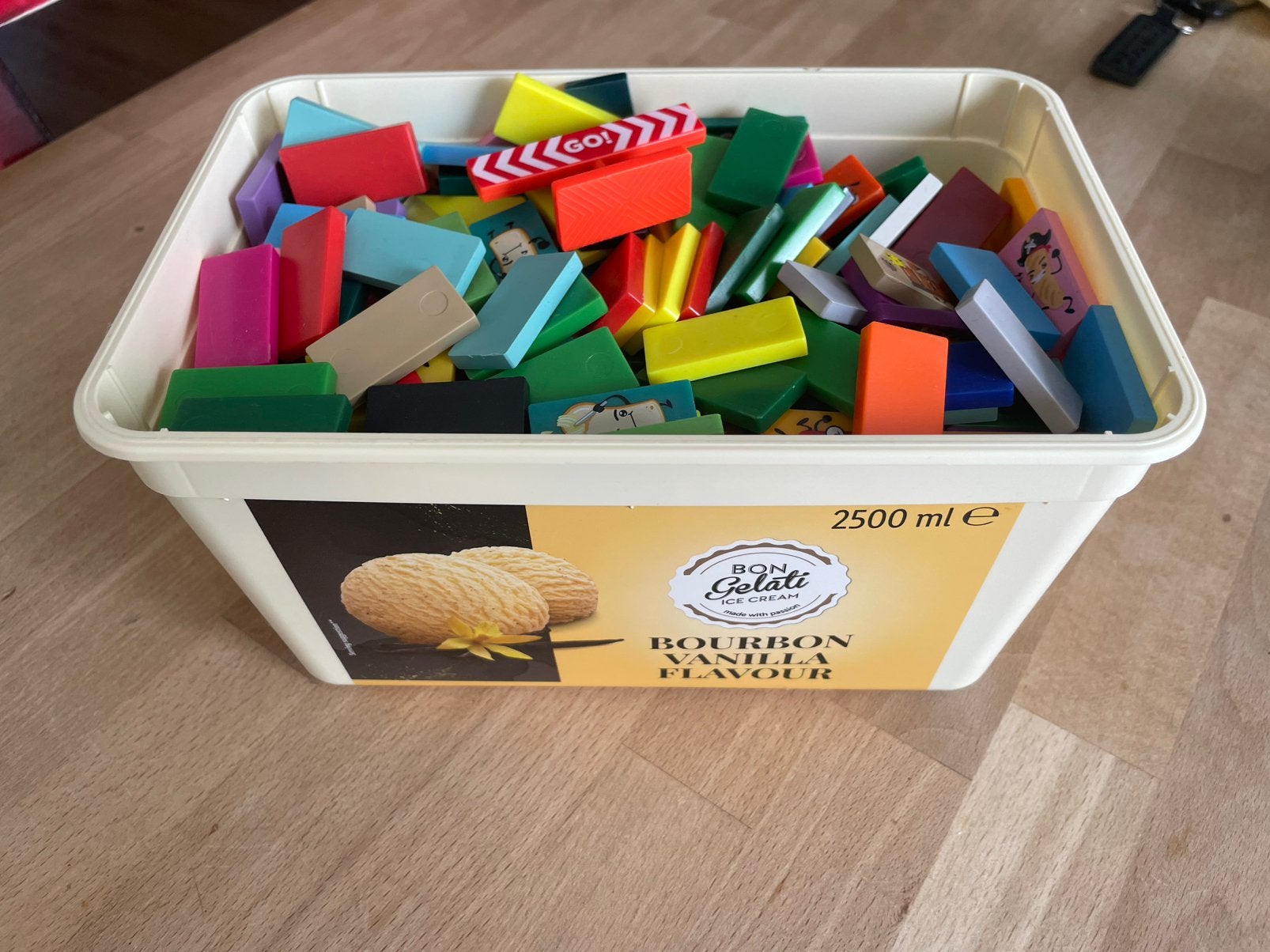 Mini domino steentjes bak vol gratis, Ophalen, Zo goed als nieuw