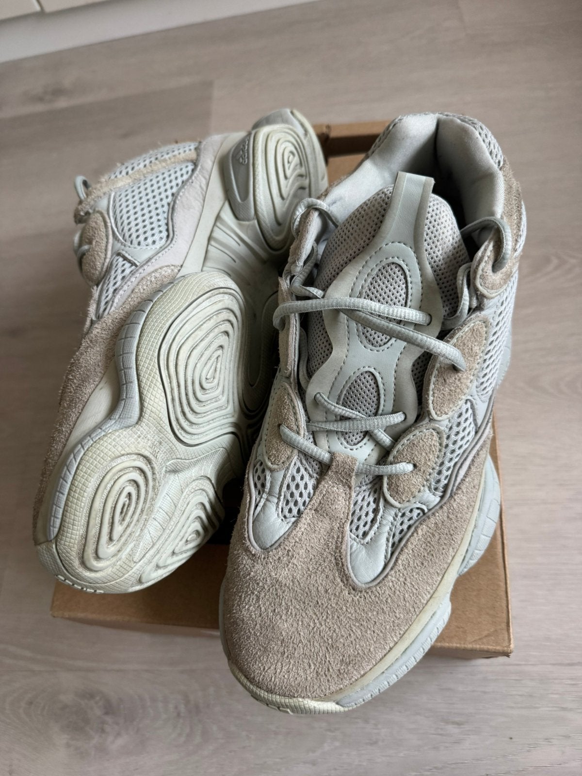 Adidas Yeezy 500 maat 45 1/3 Salt, Overige kleuren, Ophalen of Verzenden, Sneakers of Gympen, Zo goed als nieuw