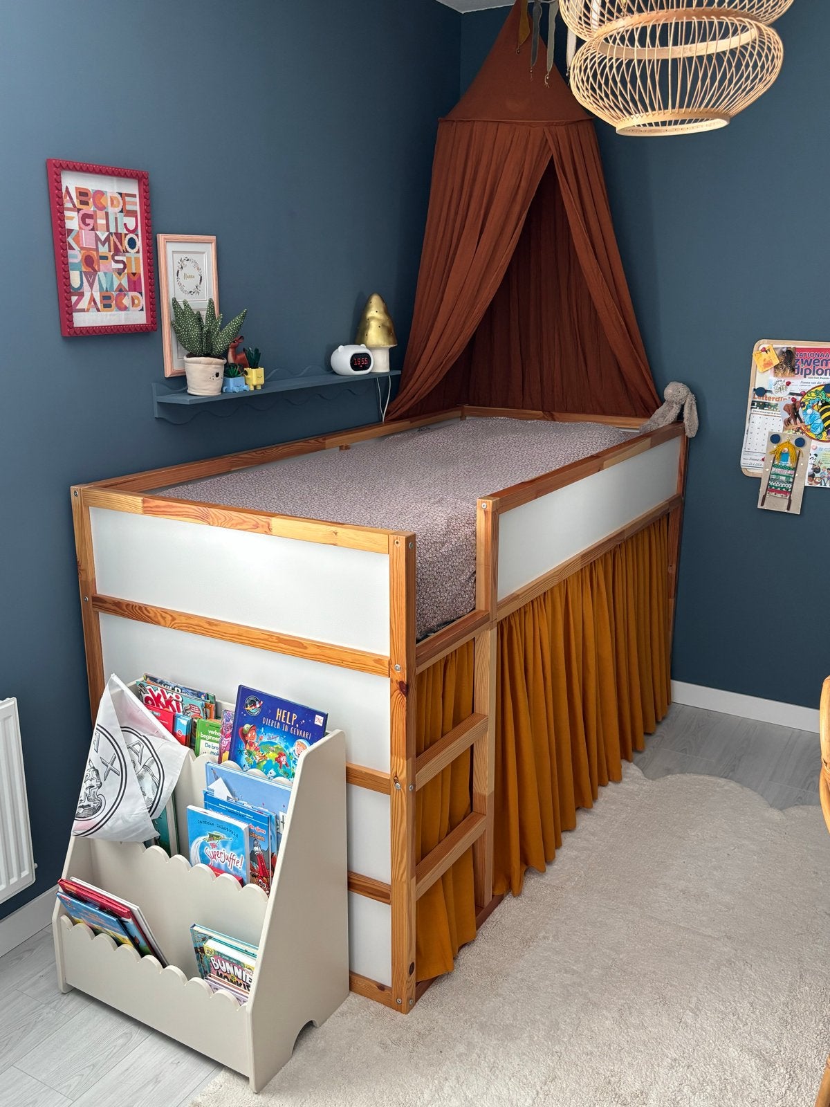 IKEA Kura hoogslaper omkeerbaar met gordijn, Kinderen en Baby's, Ophalen, 85 tot 100 cm, Gebruikt, Hoogslaper of Stapelbed