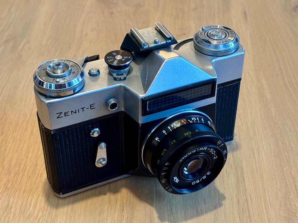 Zenit E + industar 50 - 2 3.5 / 50mm lens - analoge camera, Audio, Tv en Foto, Fotocamera's Analoog, Ophalen of Verzenden, Gebruikt