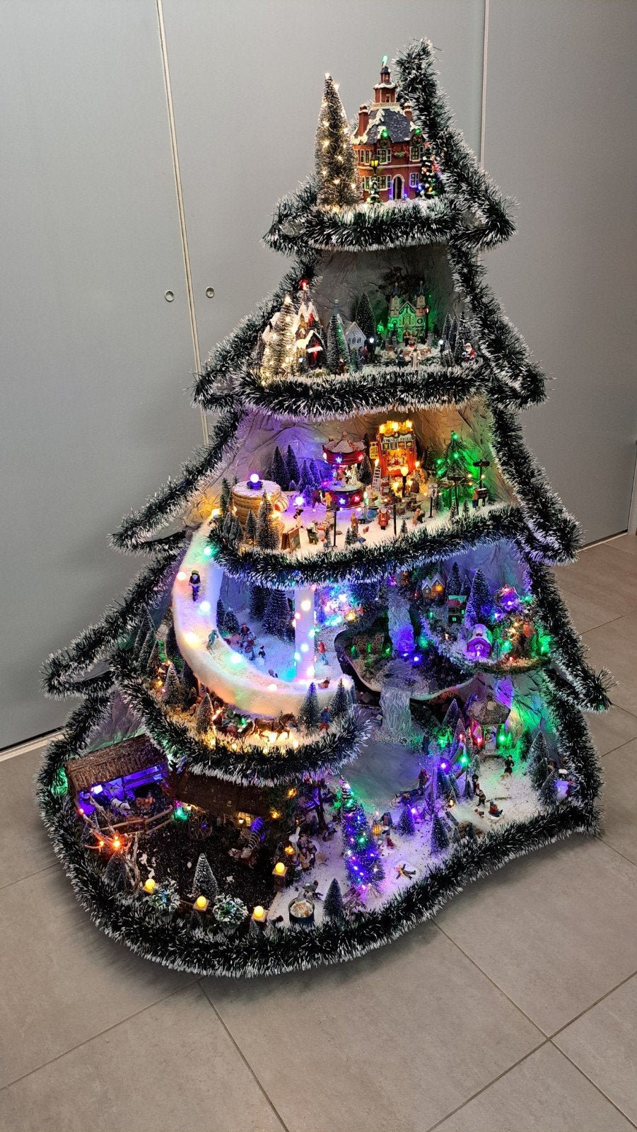 Kerstdorp 4 etages, Diversen, Ophalen