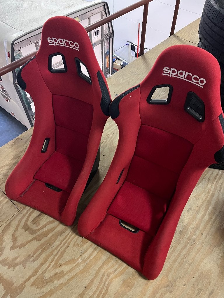 Set van 2 Sparco Kuipstoelen Rood (Prima staat / FIA verl., Auto diversen, Autosport-onderdelen, Ophalen, Gebruikt
