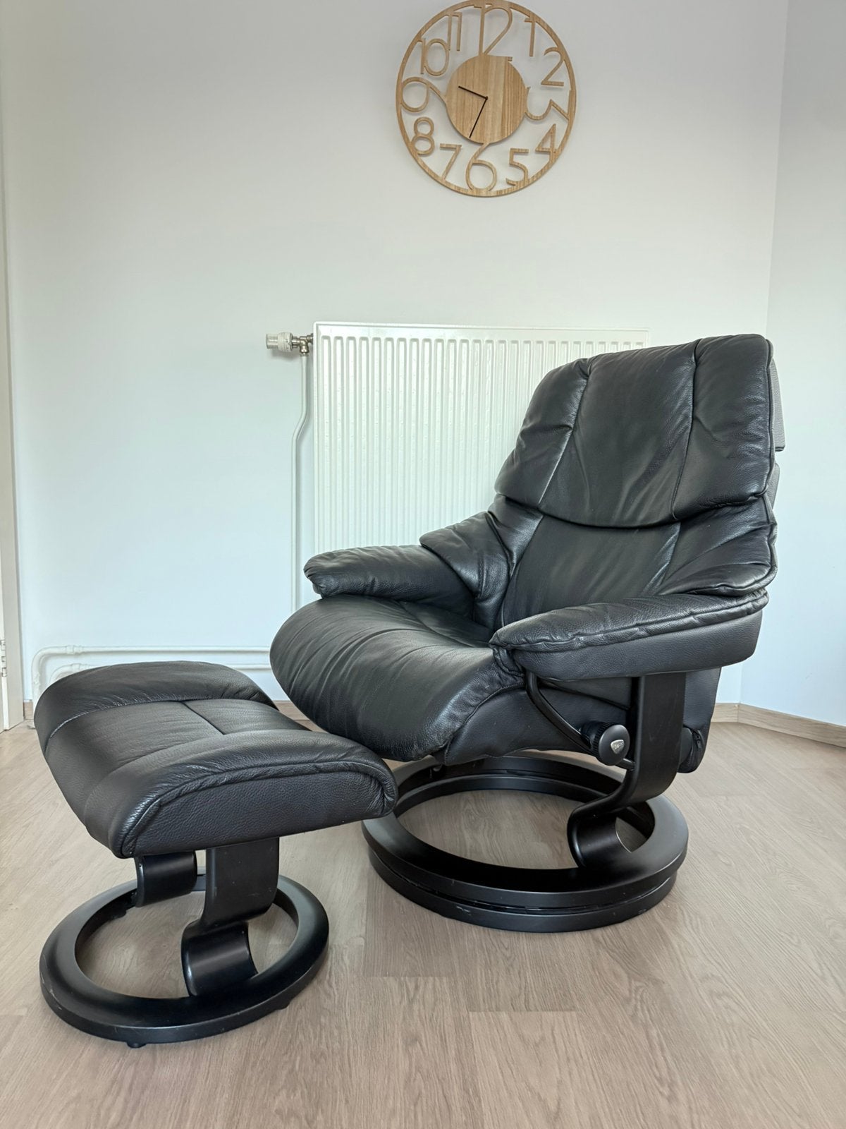 Design Fauteuil - Stressless Reno Large - Incl. Voetenbank, Huis en Inrichting, Fauteuils, Ophalen, 75 tot 100 cm, Zo goed als nieuw