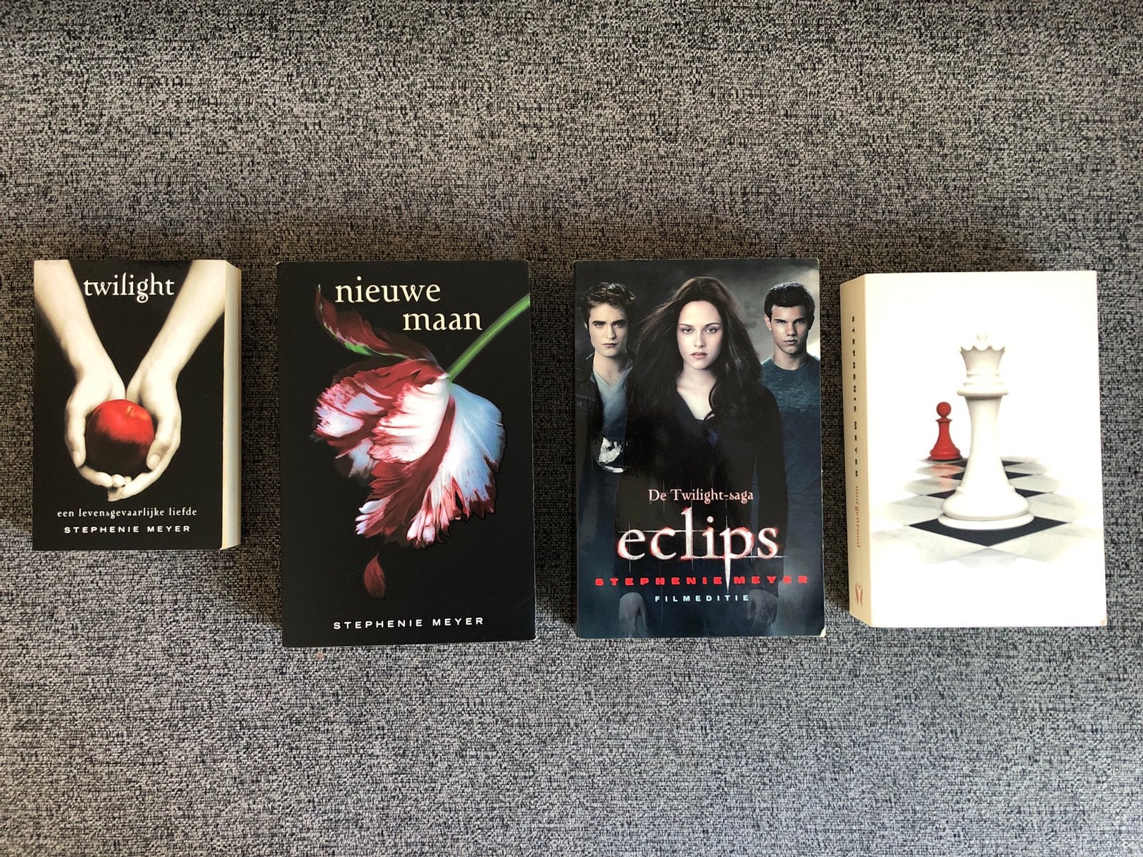 4x boeken hoofdreeks Twilight saga Stephanie Meyer, Ophalen of Verzenden, Gelezen