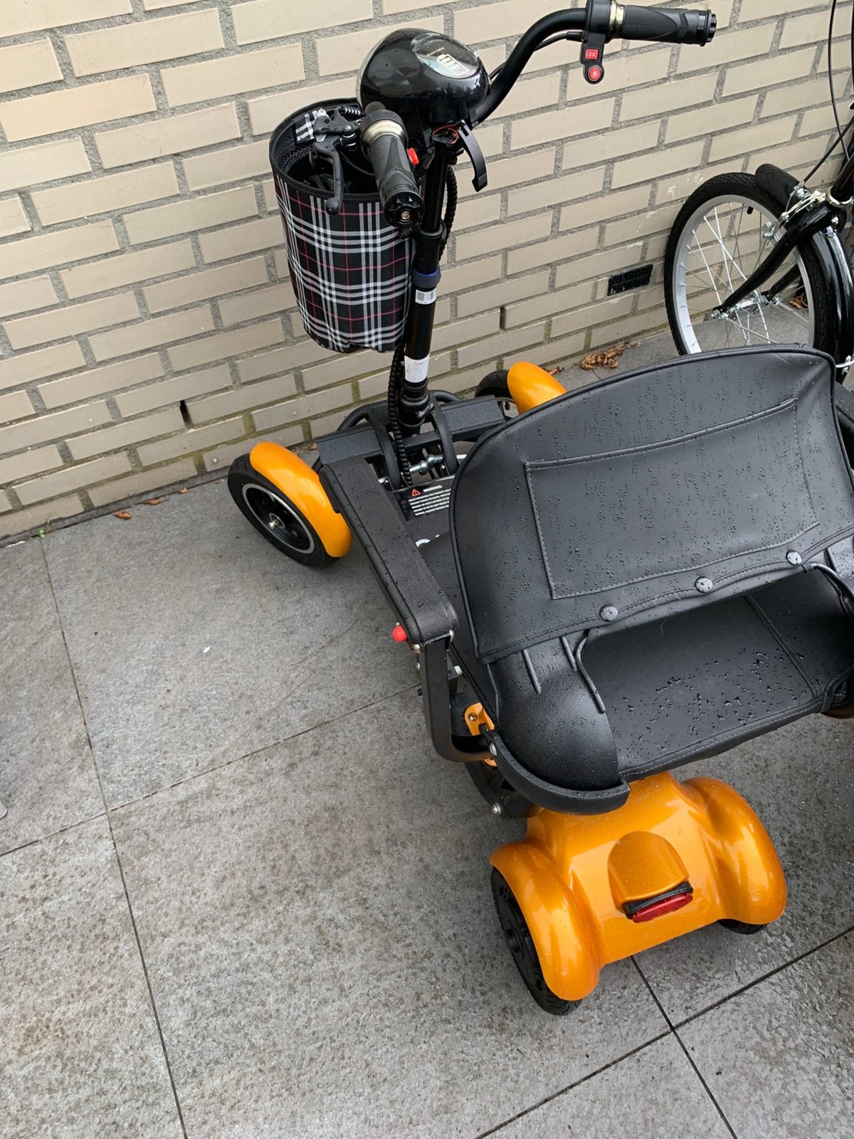 Scoot mobiel met oplader, Diversen, Zo goed als nieuw, 16 km/u of meer, 46 km of meer, Ophalen