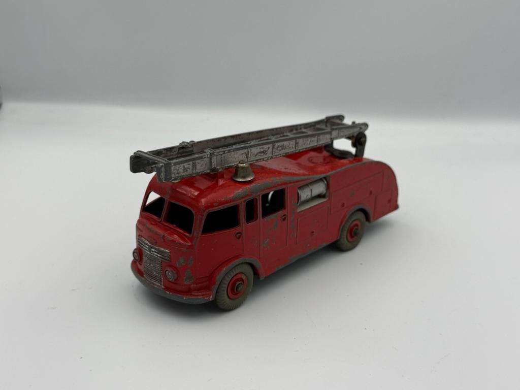 Dinky Toys Fire Engine nr 555, Ophalen of Verzenden, Zo goed als nieuw, Auto, Dinky Toys
