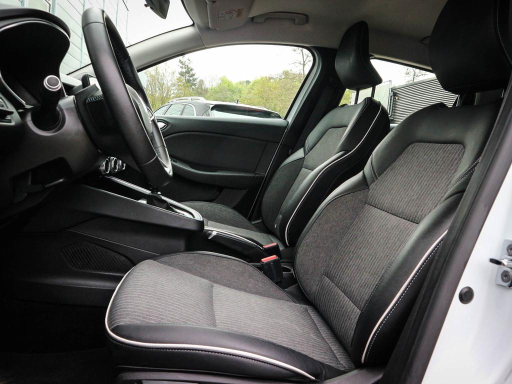 Renault Clio 1.0 TCe Intens | Clima | Cruise | Navi | Pdc |, Voorwielaandrijving, Gebruikt, Leder en Stof, Origineel Nederlands