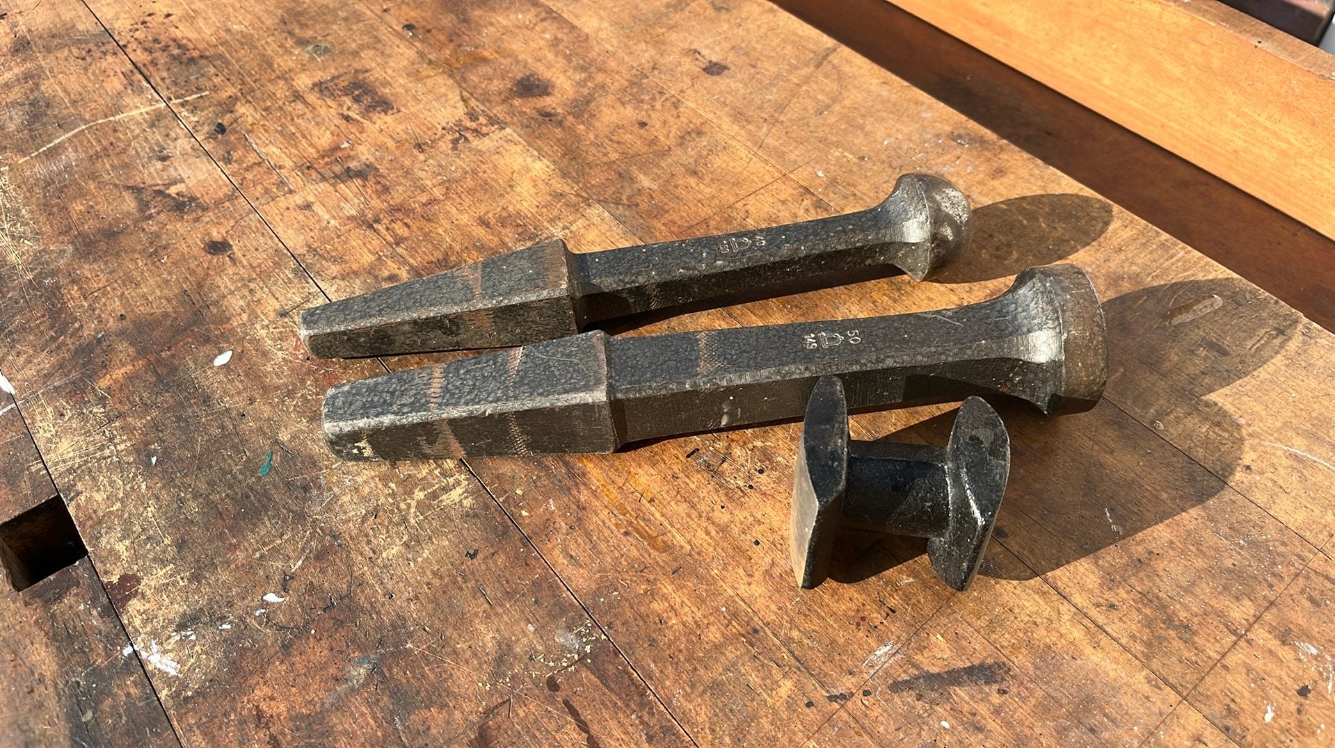 Klein aambeeld 3x, Ophalen, Zo goed als nieuw, Minder dan 70 cm