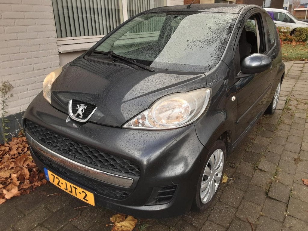 Peugeot 107 1.0 12V 3DR 2009 Grijs, Voorwielaandrijving, 4 stoelen, 68 pk, Origineel Nederlands