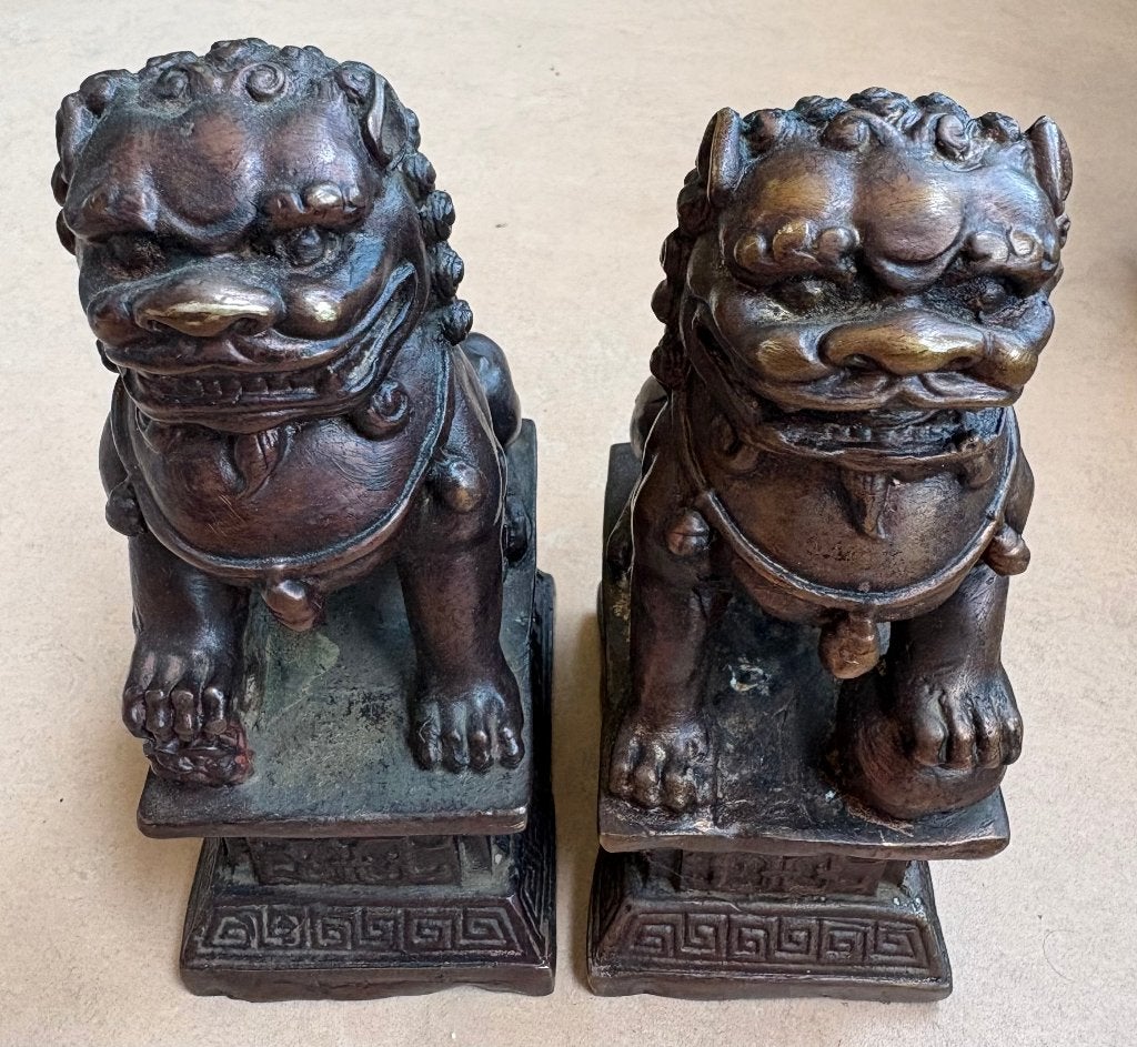 Twee antieke Chinese Foo Dogs / beschermleeuwen, brons, Antiek en Kunst, Ophalen of Verzenden