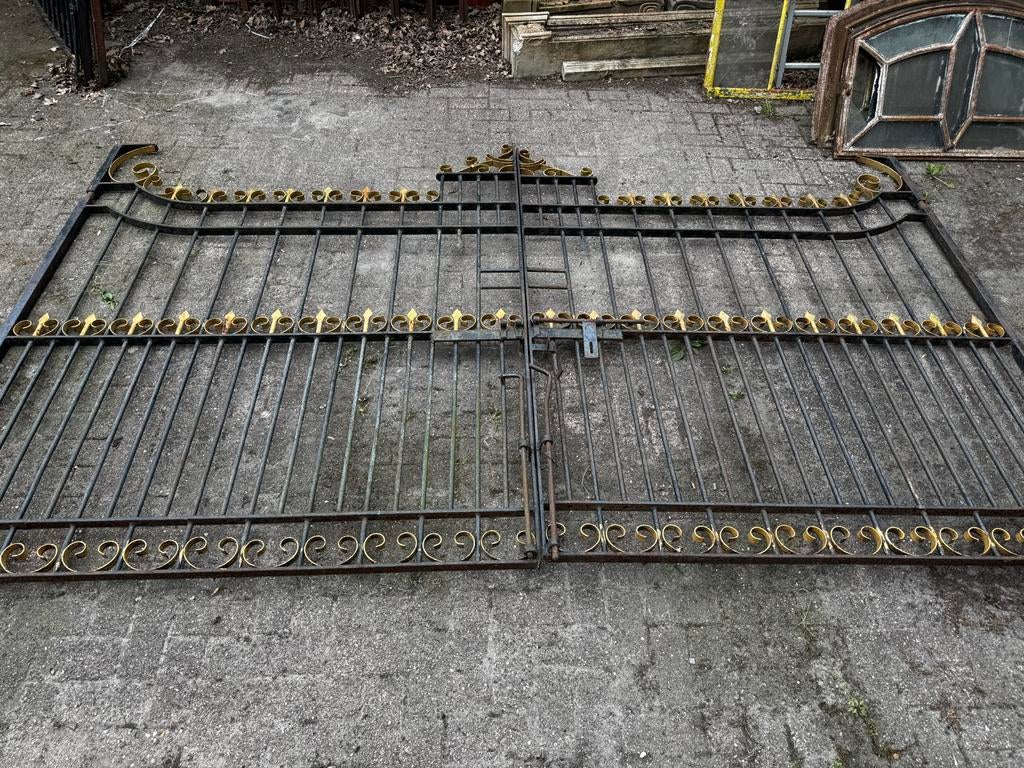 Smeedijzeren poort - 3.68m breed, 200cm hoog, Tuin en Terras, Tuinhekken en Hekwerk, Ophalen, Met poort, Zo goed als nieuw, X