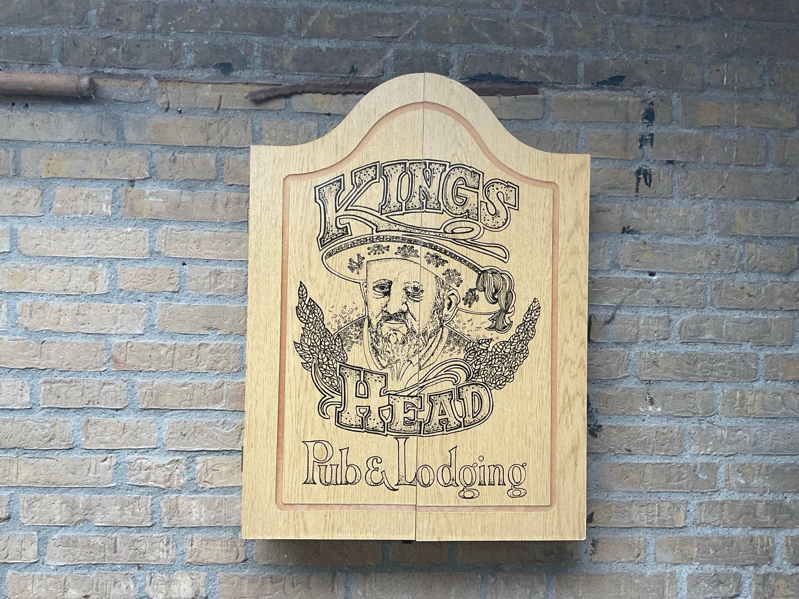 Dartsbord in pubstijl voor mancave, afsluitbaar, Ophalen of Verzenden, Gebruikt, Dartbord