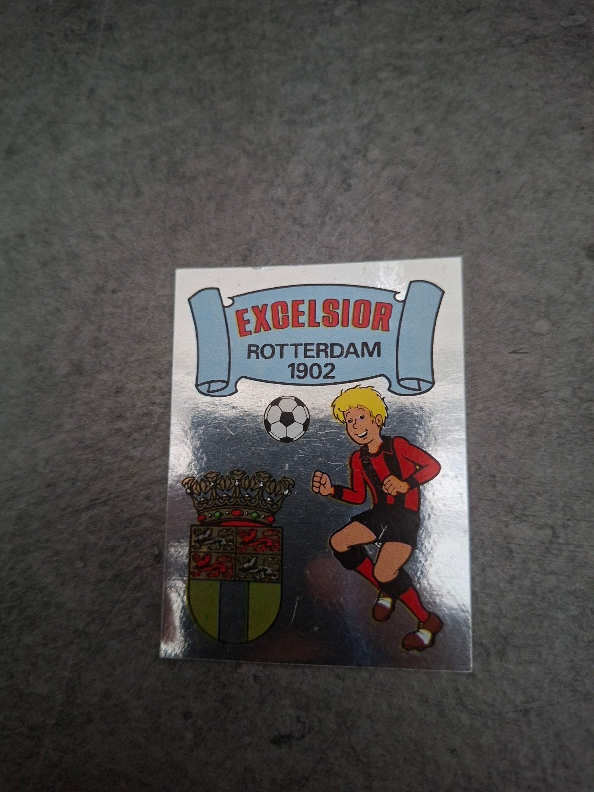 Panini sticker Voetbal 81. Embleem Excelsior Rotterdam., Ophalen of Verzenden, Zo goed als nieuw, Sticker