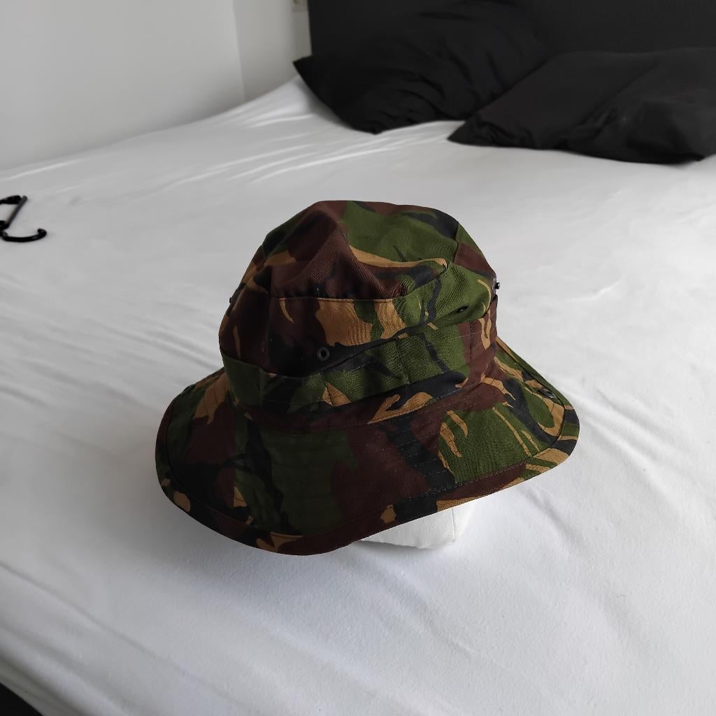 1X CAMOUFLAGE HOED, Ophalen of Verzenden, Landmacht, Nederland, Kleding of Schoenen