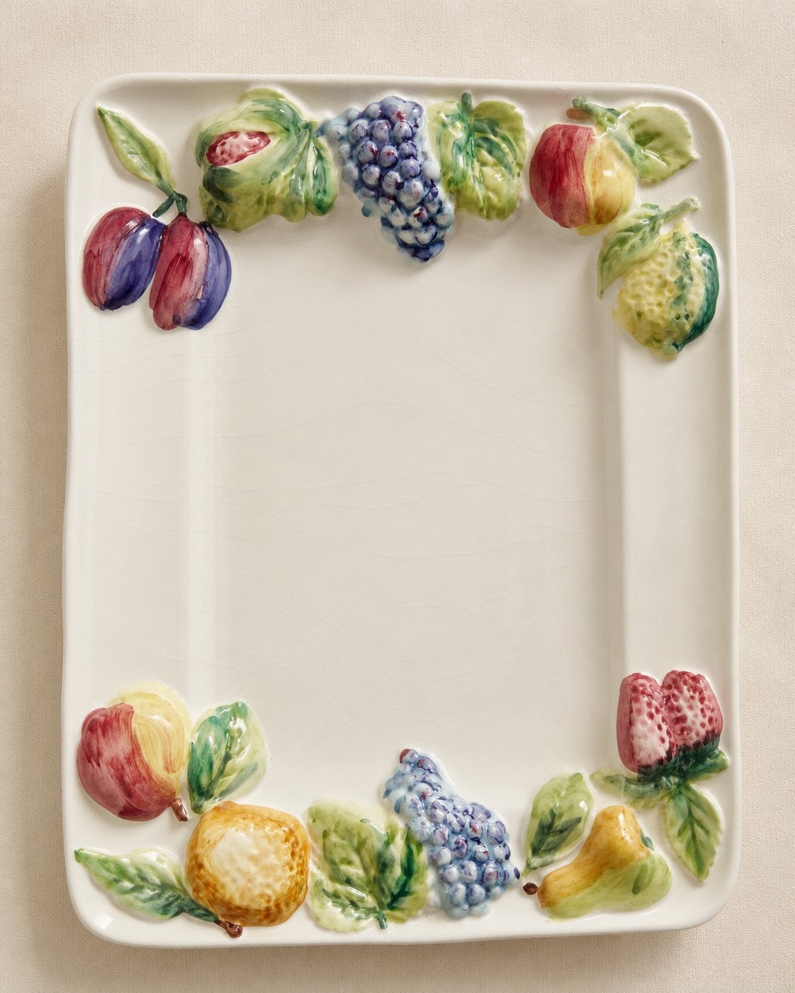 Grote Italiaanse Keramiek schaal met 3D Fruit (40x32 cm), Huis en Inrichting, Keuken | Servies, Gebruikt, Schaal of Schalen, Vintage