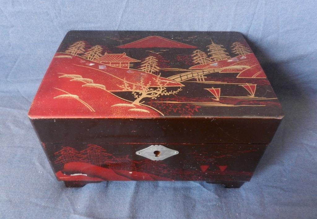 Gelakte sieraden- en muziekdoos Japan met Mount Fuji ca 1960, Antiek en Kunst, Antiek | Overige Antiek, Ophalen of Verzenden
