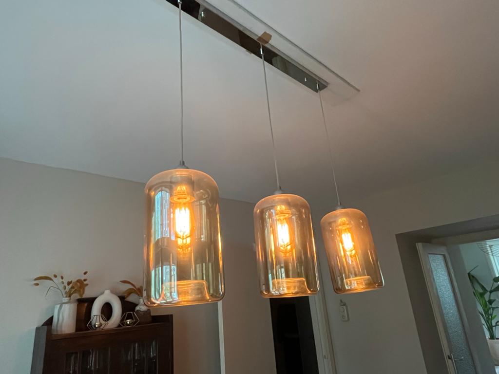 Hanglamp met 3 amberkleurige glazen kelken, Huis en Inrichting, Lampen | Hanglampen, Ophalen, Gebruikt, Glas, 75 cm of meer