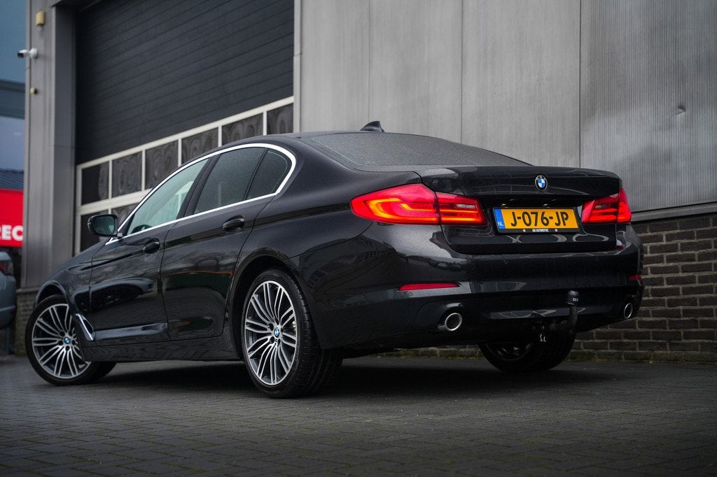 BMW 5 Serie 520d 164 pk Corporate Lease High Executive / BTW, Automaat, Achterwielaandrijving, 4 cilinders, Zwart