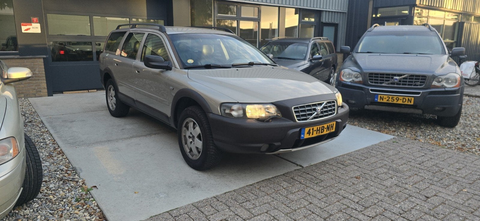 Volvo XC70 2.4T, Auto's, Automaat, 1800 kg, 1657 kg, Beige