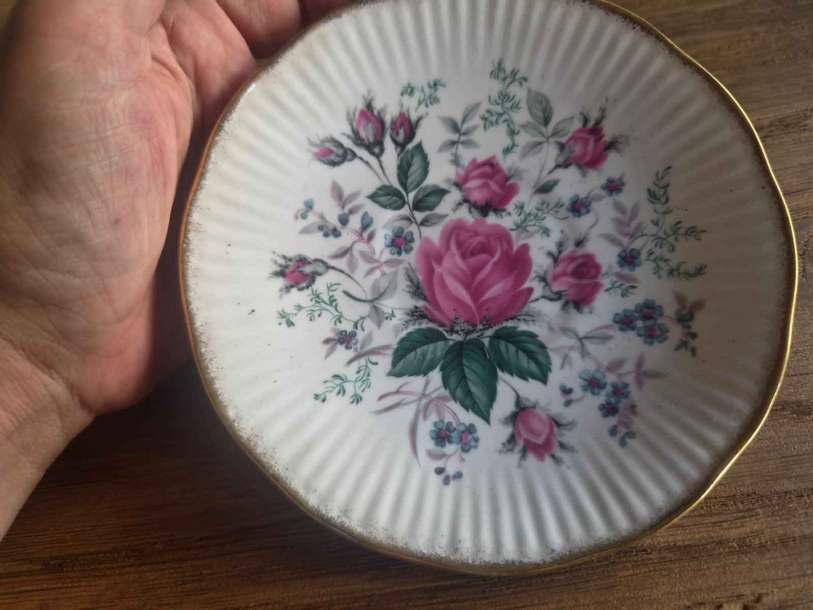 #43#  Elizabethan Fine Bone China Schoteltje met Rozen, Ophalen of Verzenden