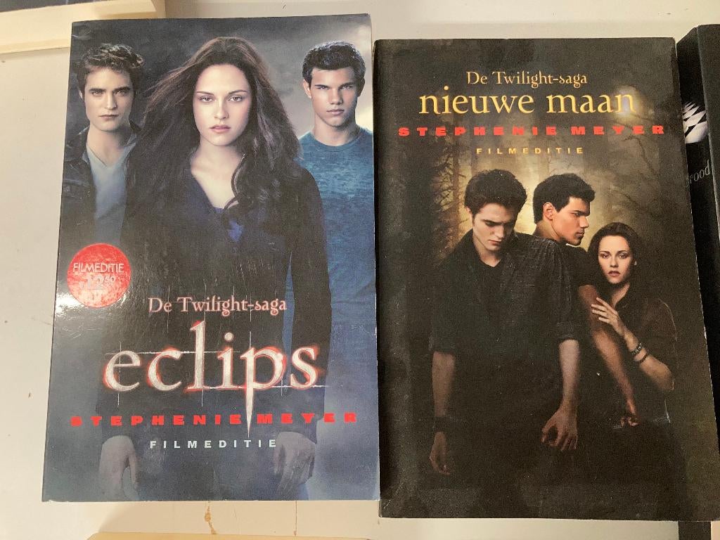 T.K. nog 7 Boeken van Stephenie Meyer Twilight Saga + DVD's, Ophalen of Verzenden, Gelezen, Stephenie Meyer