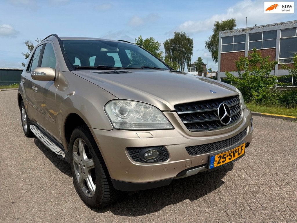 Mercedes-Benz M-klasse 350 LPG 4x4 AUTOMAAT, Auto's, Mercedes-Benz, Automaat, Gebruikt, Zwart, Bruin