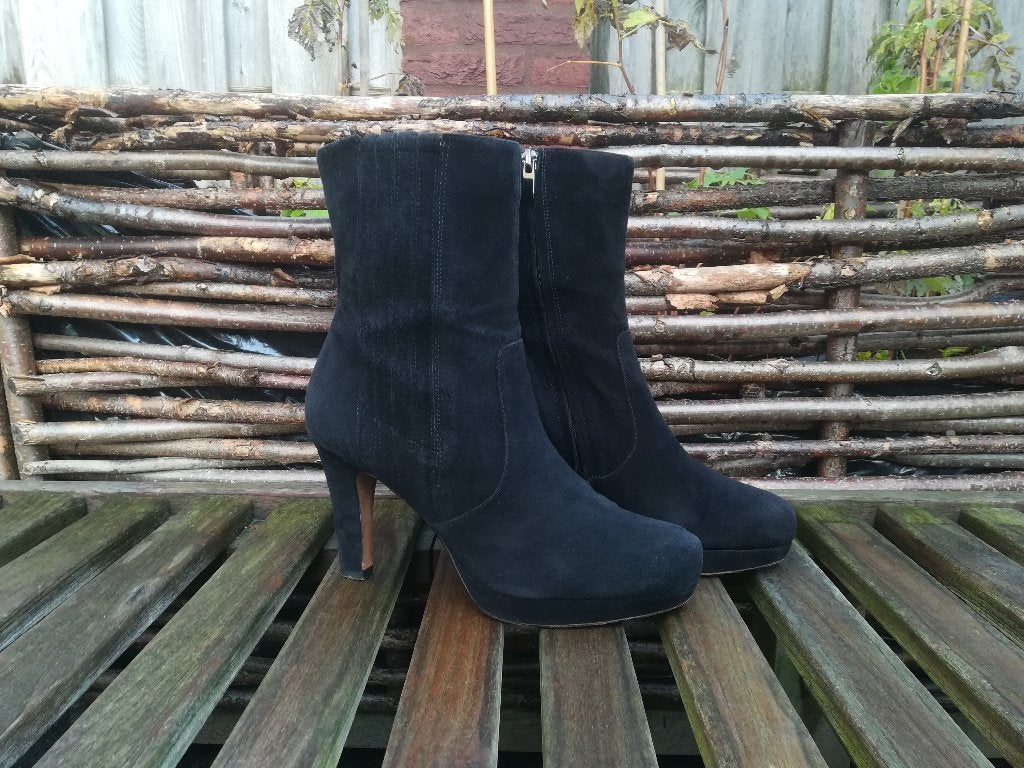 Clarks Laarzen Suède Zwart maat 41, Zwart, Lage of Enkellaarzen, Ophalen of Verzenden, Clarks