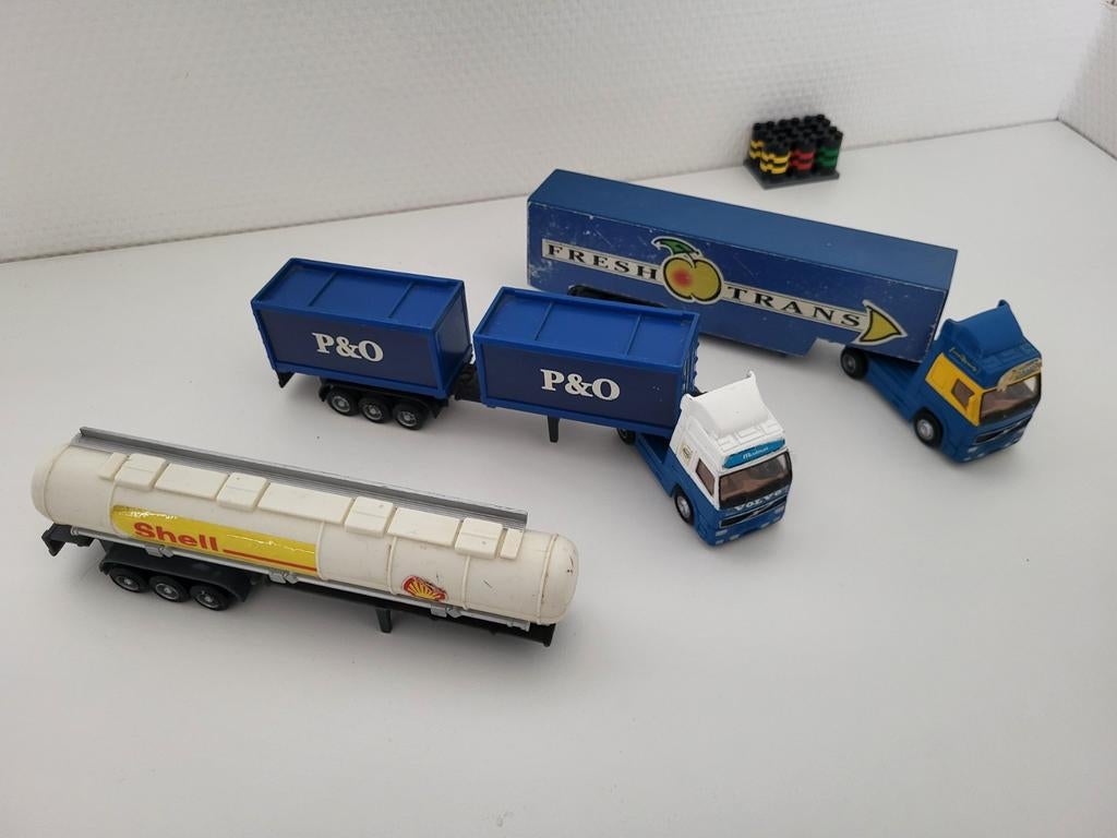 2 trucks 3 opleggers; Fresh Trans, P&O, Shell, Ophalen of Verzenden, Gebruikt, Bus of Vrachtwagen