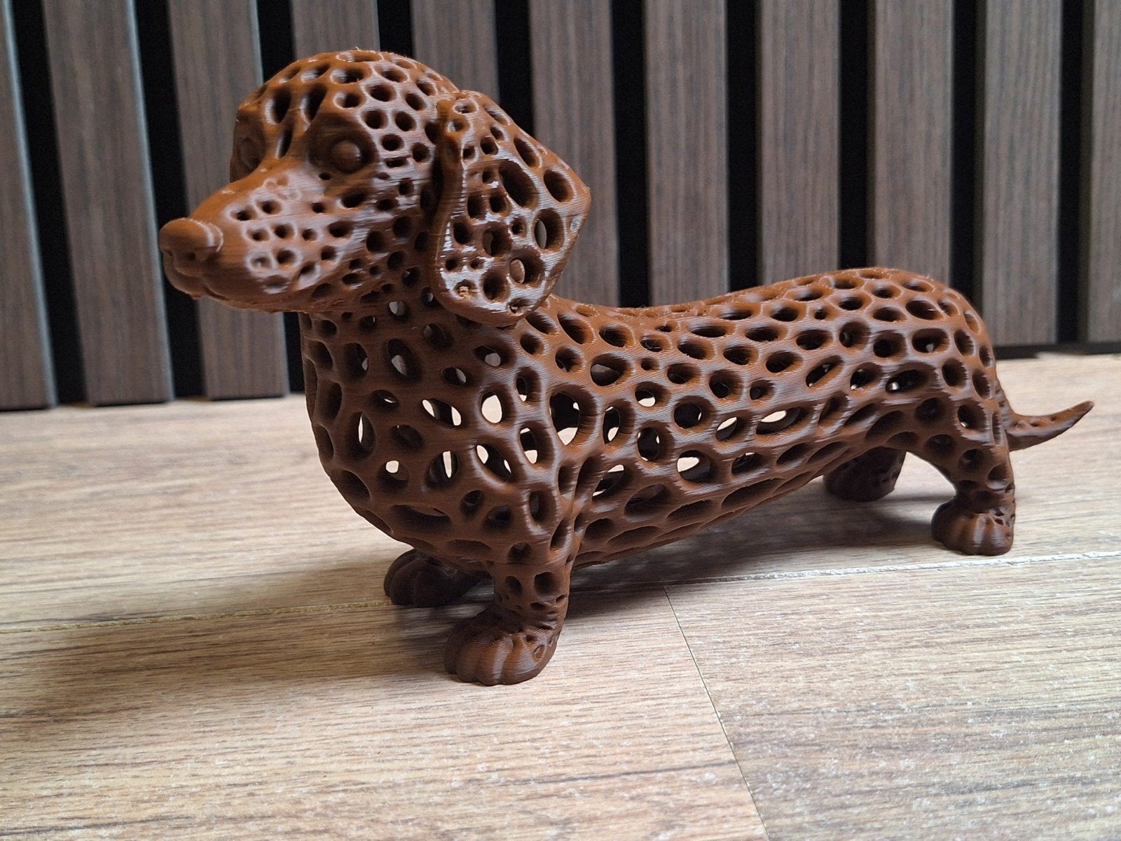 Uniek 3D-geprint Teckel Beeldje - Holle Structuur, Ophalen of Verzenden, Nieuw, Hond of Kat, Beeldje of Figuurtje