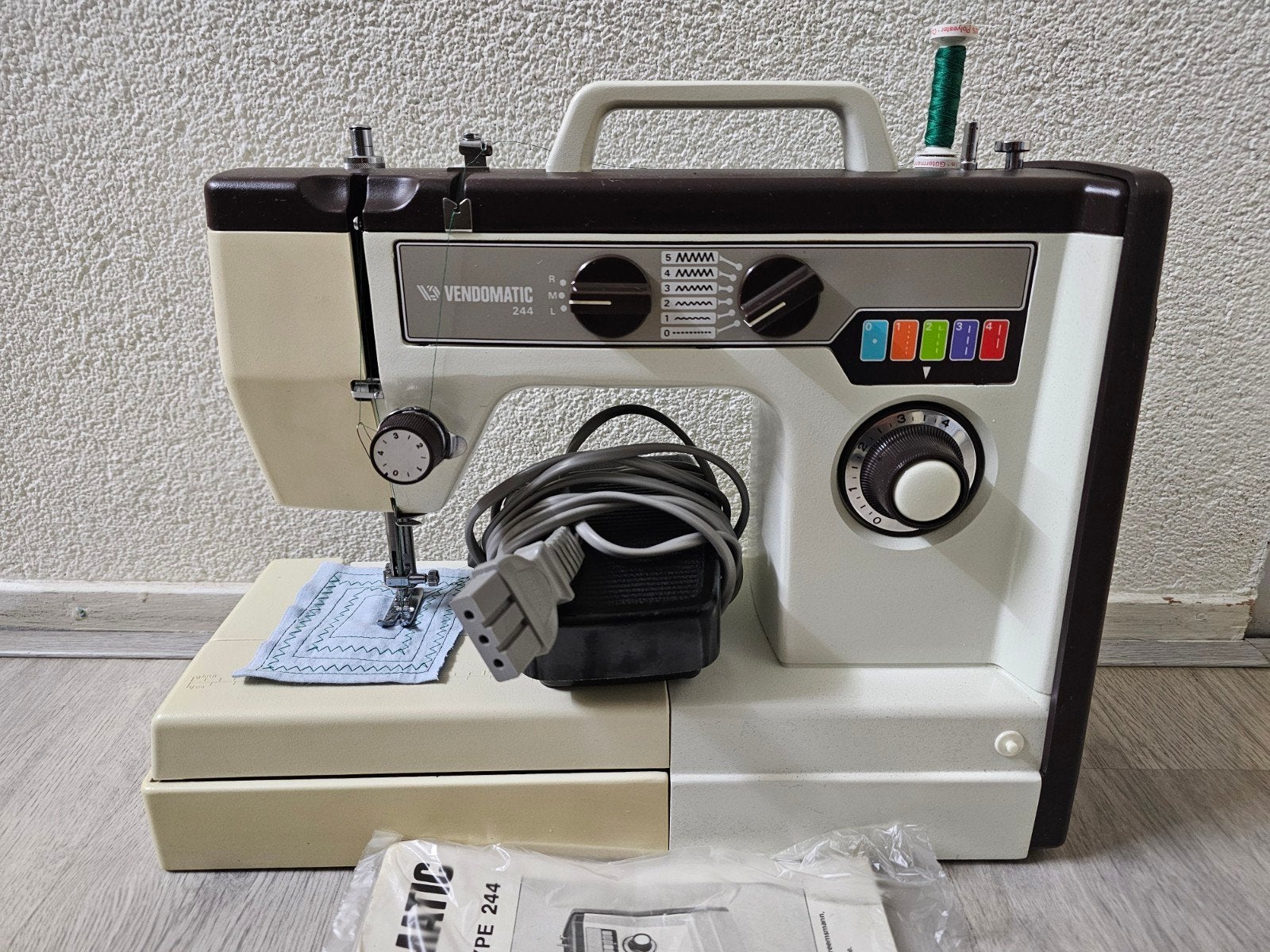 Naaimachine, Hobby en Vrije tijd, Naaimachines en Toebehoren, Ophalen, Zo goed als nieuw, Naaimachine, Overige merken